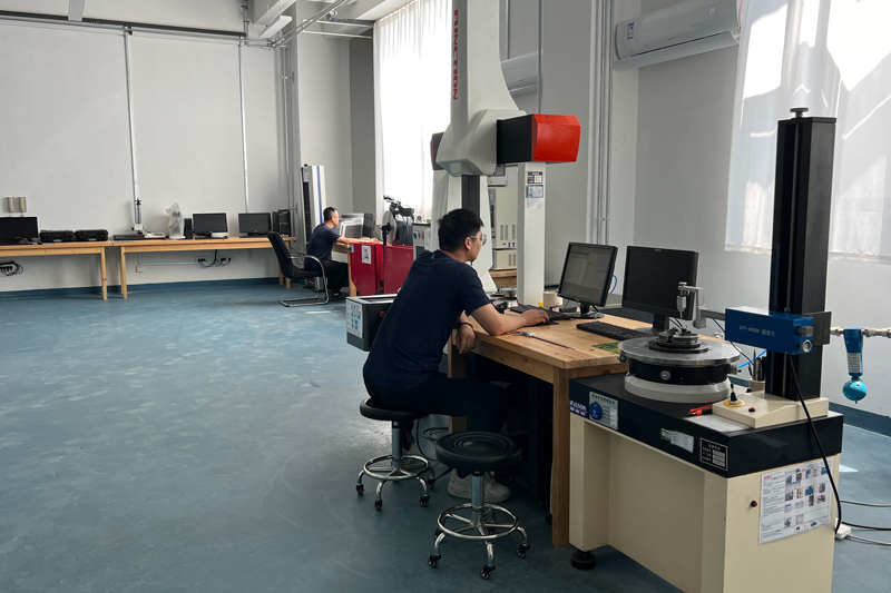 Dimensional inspection at the KOWOV manufacturing facility
