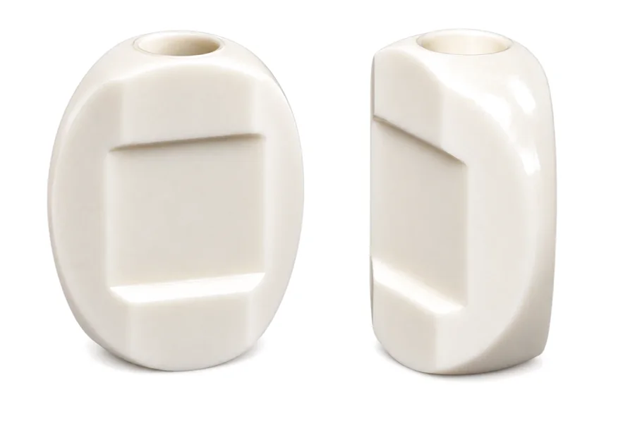Valve cores and seats